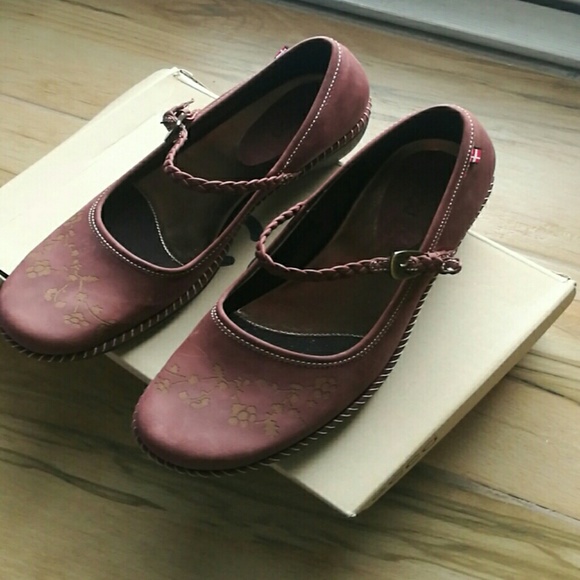 Ecco Shoes - Ecco Mary Janes. Dark red.size EU39. US 8.5.
